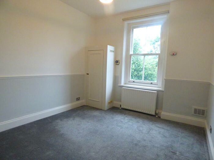 2 Bedroom Flat To Rent In Harold Road, SE19