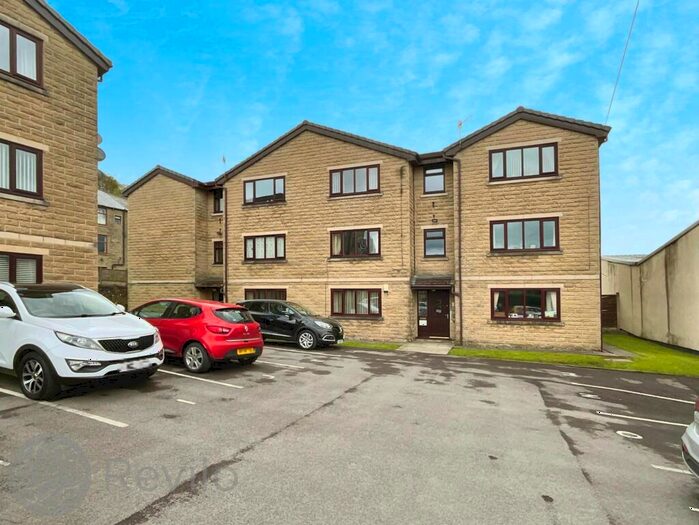 2 Bedroom Apartment To Rent In Village Court, Whitworth, OL12