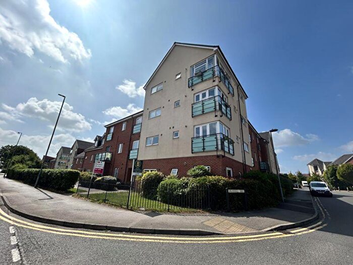 2 Bedroom Flat For Sale In Vauxhall Way, Dunstable, LU6
