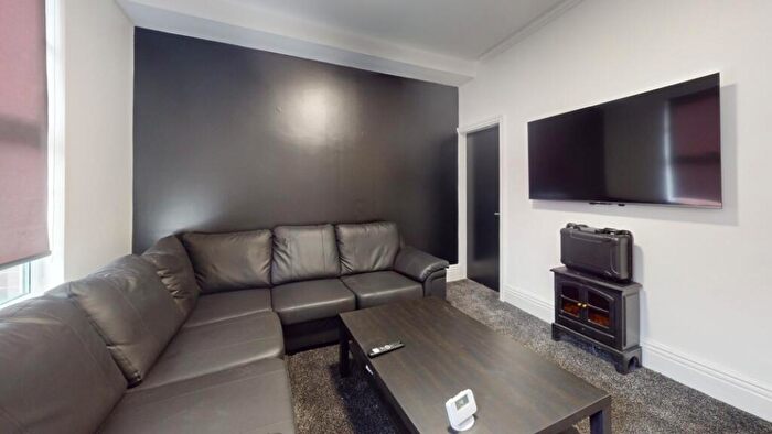 5 Bedroom Terraced House To Rent In Meadow View, Hyde Park, Leeds, LS6