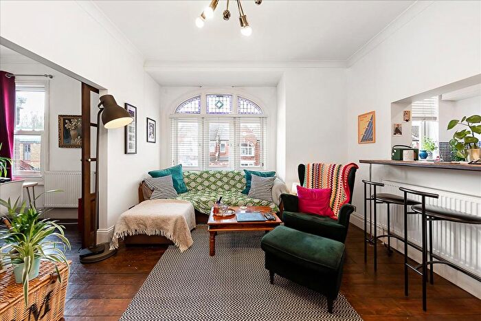 1 Bedroom Flat To Rent In Fulham Palace Road, Fulham, London, SW6