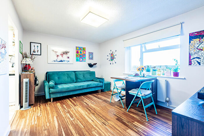 2 Bedroom Flat For Sale In Station Road, Severn Beach, Bristol, BS35
