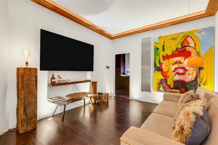 2 Bedroom Flat To Rent In Prince Of Wales Drive, SW11