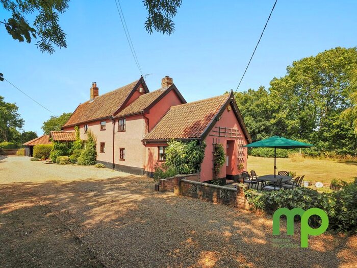 4 Bedroom Detached House For Sale In Willow Farm, Deopham Road, Morley St Botolph, NR18