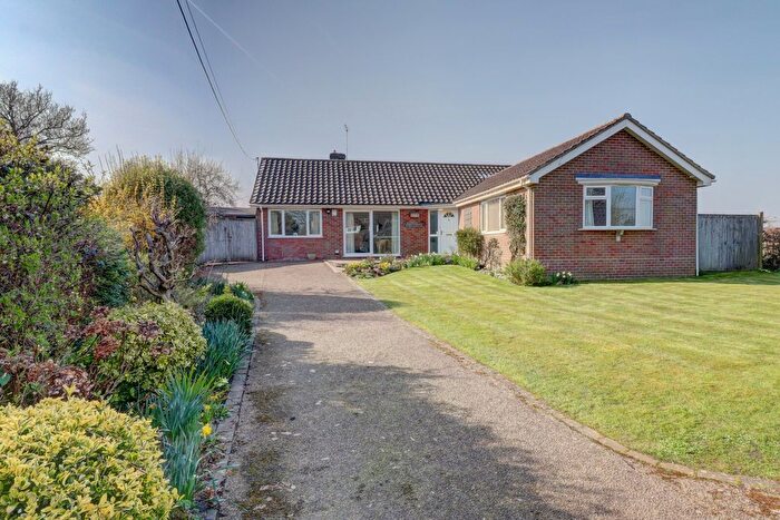 4 Bedroom Bungalow For Sale In Kiln Lane, Lacey Green, Princes Risborough, Buckinghamshire, HP27