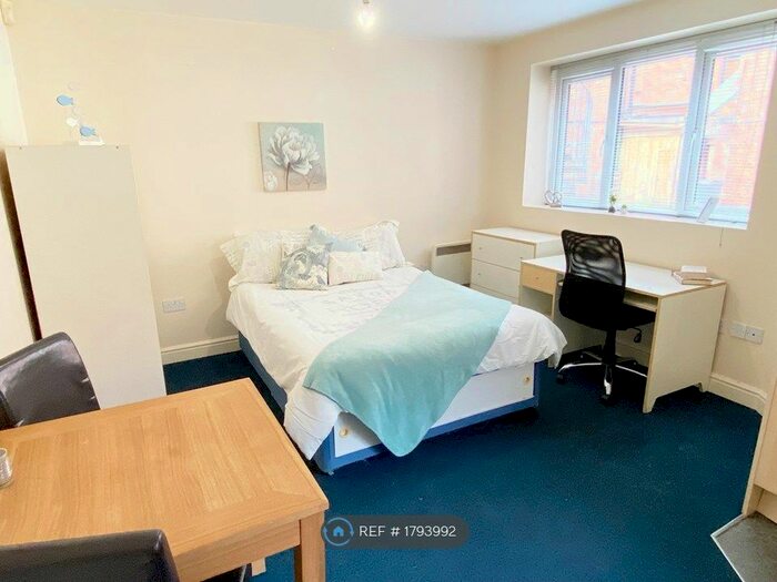 Studio To Rent In Western Road, Leicester, LE3