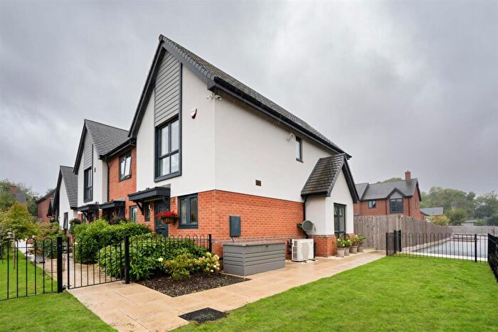 2 Bedroom End Of Terrace House For Sale In Kingswood Green, Lapworth, Solihull, B94