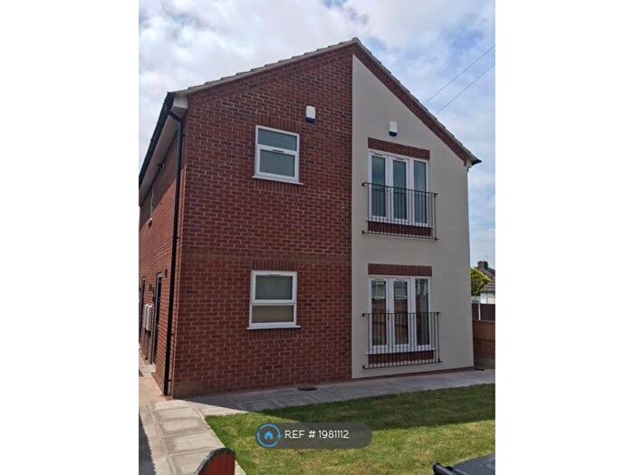 2 Bedroom Flat To Rent In Sparrow Terrace, Newcastle Under Lyme, ST5