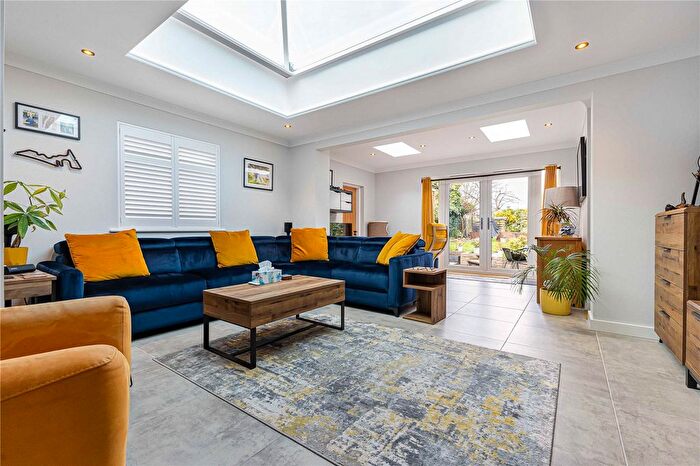 3 Bedroom Semi Detached House For Sale In Sharfleet Drive, Strood, Rochester, Kent, ME2