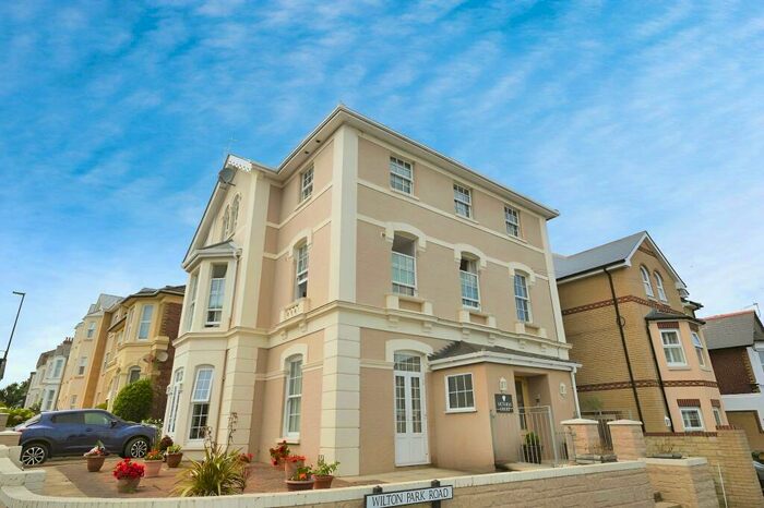 2 Bedroom Semi-Detached House To Rent In Wilton Park Road, Shanklin, PO37