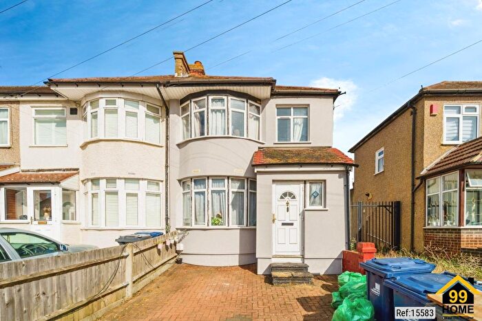 2 Bedroom Semi-Detached House For Sale In Westbury, Southall, UB1