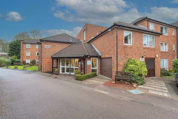 1 Bedroom Flat For Sale In Roundwood Lane, Harpenden, AL5