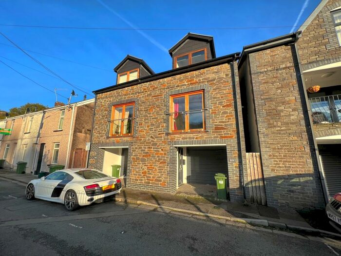2 Bedroom House To Rent In Sion Street, Pontypridd, CF37