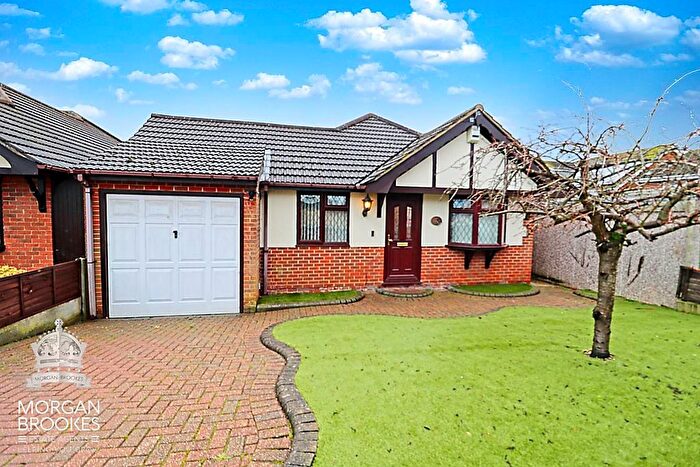3 Bedroom Bungalow For Sale In Cumberland Avenue, South Benfleet, SS7