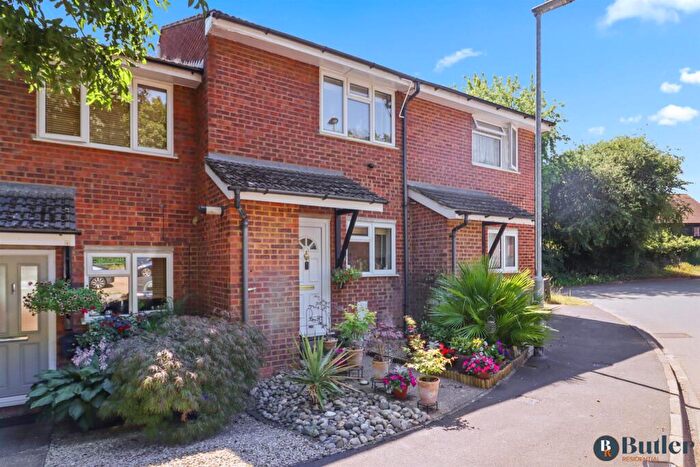 2 Bedroom House For Sale In Wheatsheaf Drive, Ware, SG12