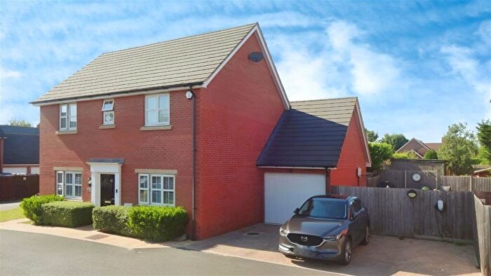 4 Bedroom Detached House For Sale In Walnut Close, Little Canfield, Dunmow, Essex, CM6
