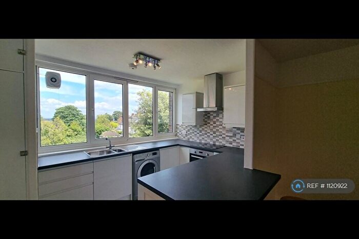 2 Bedroom Flat To Rent In Woolven House, London, SE3