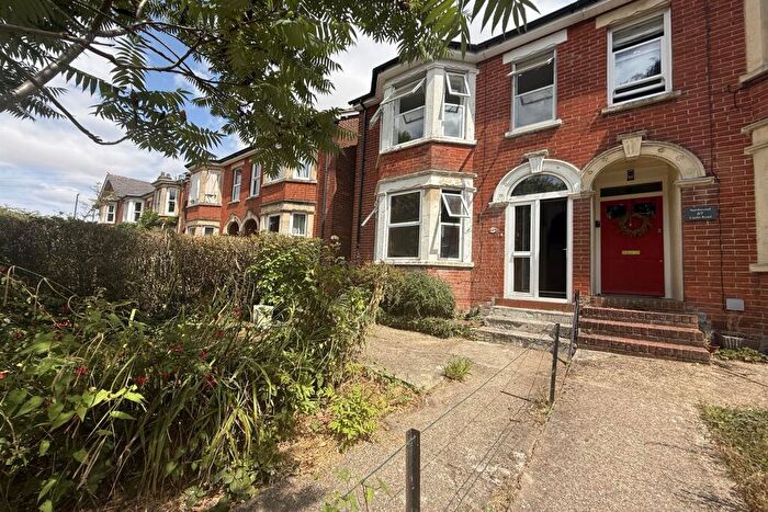 3 Bedroom Semi-Detached House For Sale In Salisbury, SP1