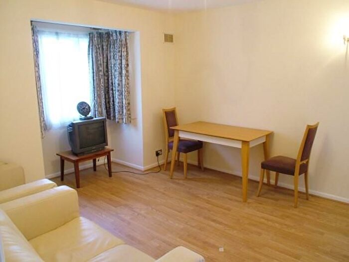 1 Bedroom Flat To Rent In Curtis Drive, Acton, W3
