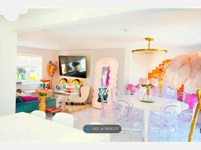 5 Bedroom Detached House To Rent In Brockwell, Oakley, Bedford, MK43