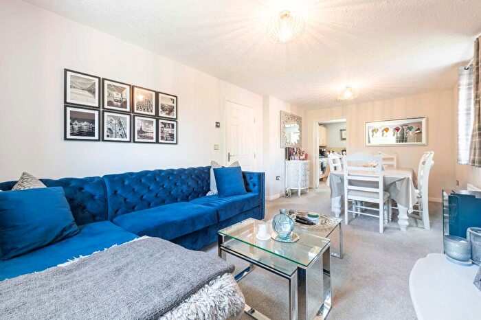 3 Bedroom Apartment For Sale In New Road, Solihull, B91