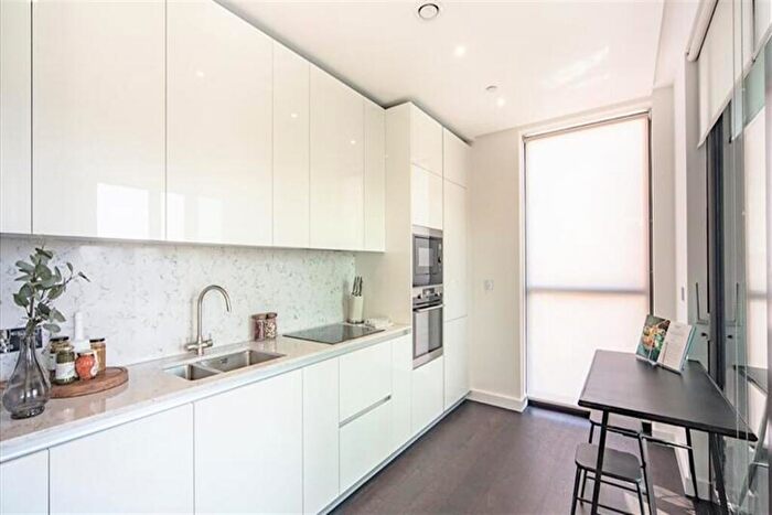 2 Bedroom Apartment To Rent In Thornes House, Nine Elms, SW11