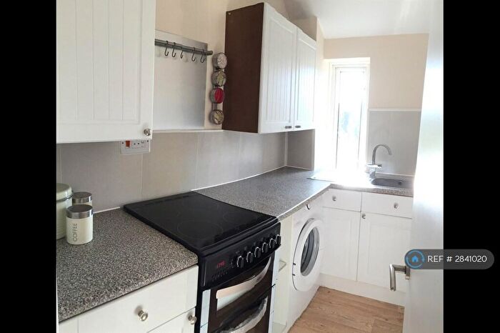 2 Bedroom Flat To Rent In St Andrews, Bristol, BS6