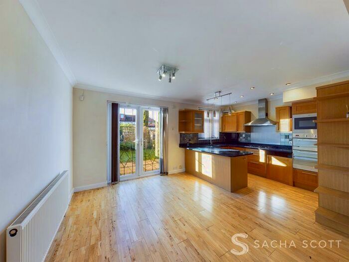 5 Bedroom Terraced House To Rent In Elmstead Gardens, Worcester Park., KT4