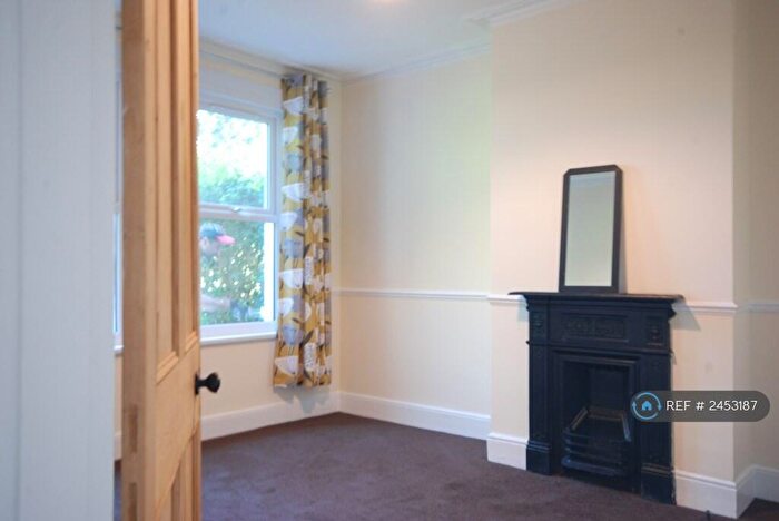 2 Bedroom Flat To Rent In Walthamstow, London, E17