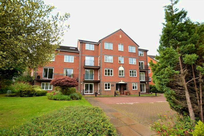 2 Bedroom Flat To Rent In Park Road, Beckenham, BR3