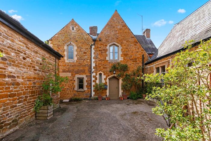 4 Bedroom Character Property For Sale In Main Street, Lyddington, LE15