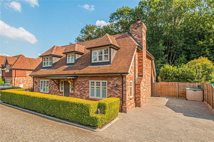 4 Bedroom Detached House For Sale In Old Farm Close, Egham, Surrey, TW20