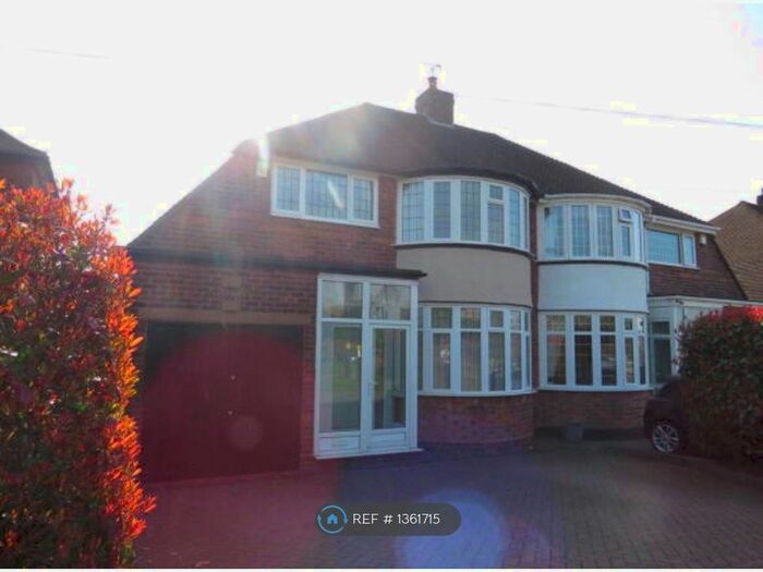 3 Bedroom Semi-Detached House To Rent In Queslett Road East, Sutton Coldfield, B74