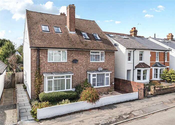 5 Bedroom Semi-Detached House For Sale In Dale Road, Walton-On-Thames, KT12