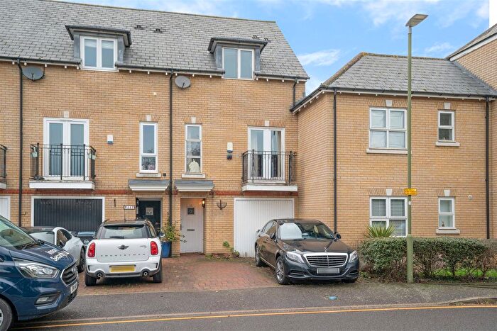 3 Bedroom Property For Sale In Cavell Drive, Bishop's Stortford, CM23