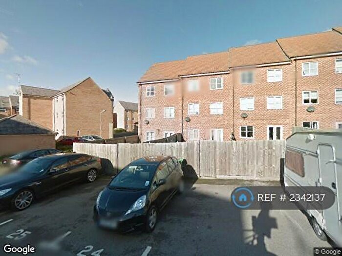 2 Bedroom Flat To Rent In Dunster Close, Rugby, CV22