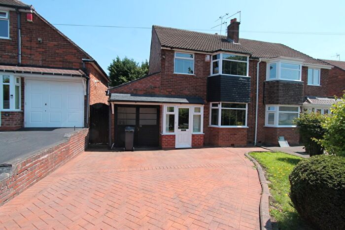 3 Bedroom Semi-Detached House To Rent In Canberra Road, Walsall, WS5