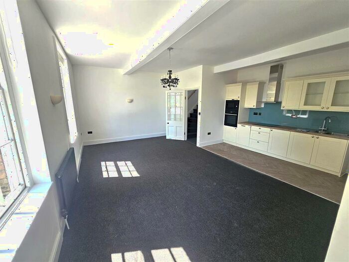 3 Bedroom Town House To Rent In South Brink, Wisbech, PE13