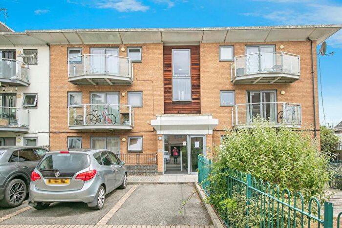 2 Bedroom Flat For Sale In Hawkins Road, Colchester, CO2