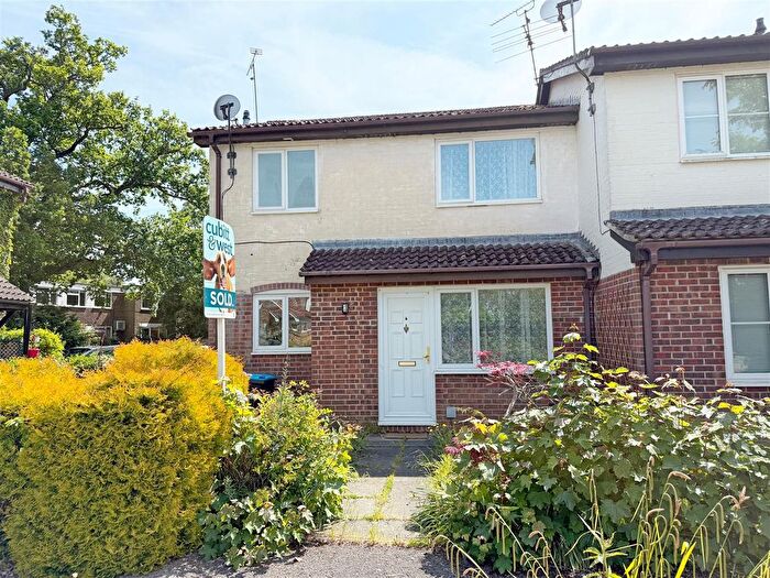 1 Bedroom End Of Terrace House To Rent In Mill Stream Meadow, Haywards Heath, RH16