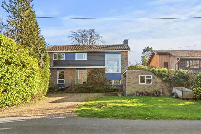 4 Bedroom Detached House For Sale In Hare Lane End, Little Kingshill (no Chain), HP16