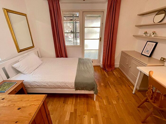 2 Bedroom Flat To Rent In Craven Hill, Imperial College, Bayswater, Hyde Park, West End, Lancaster Gate, Ucl, London, W2