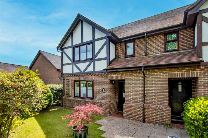 3 Bedroom Semi-Detached House For Sale In Court Meadow, Rotherfield, Crowborough, TN6