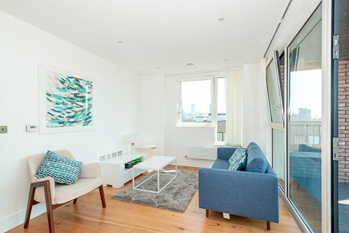 1 Bedroom Apartment To Rent In Gullivers Walk, Surrey Quays, SE8