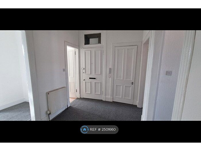 2 Bedroom Flat To Rent In Alexandra Parade, Glasgow, G31