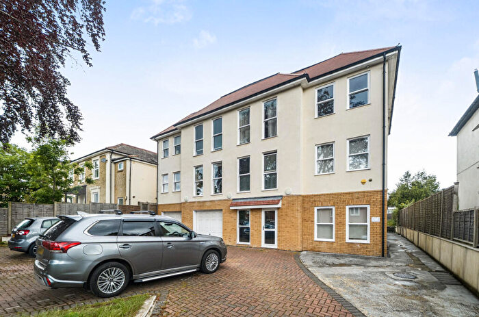 3 Bedroom Apartment For Sale In Lawn Road, Southampton, Hampshire, SO17