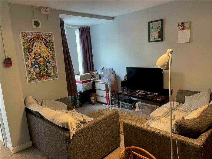 2 Bedroom Apartment To Rent In Moor View Terrace, Plymouth, PL4