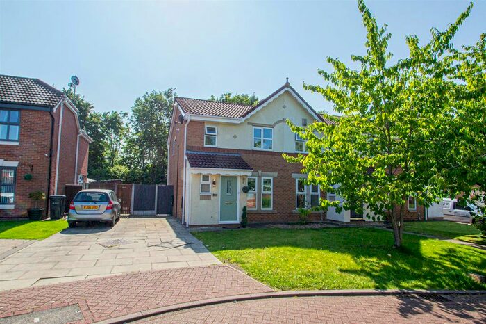 3 Bedroom Mews To Rent In Barbondale Close, Great Sankey, Warrington, WA5