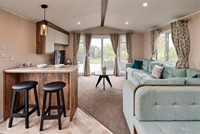 2 Bedroom Mobile/park Home For Sale In Hutton Sessay, Thirsk, YO7