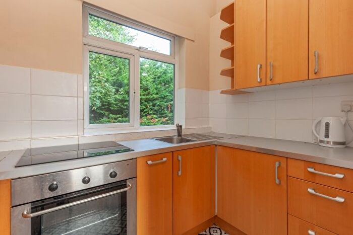 1 Bedroom Flat To Rent In Field House Drive, Oxford, OX2